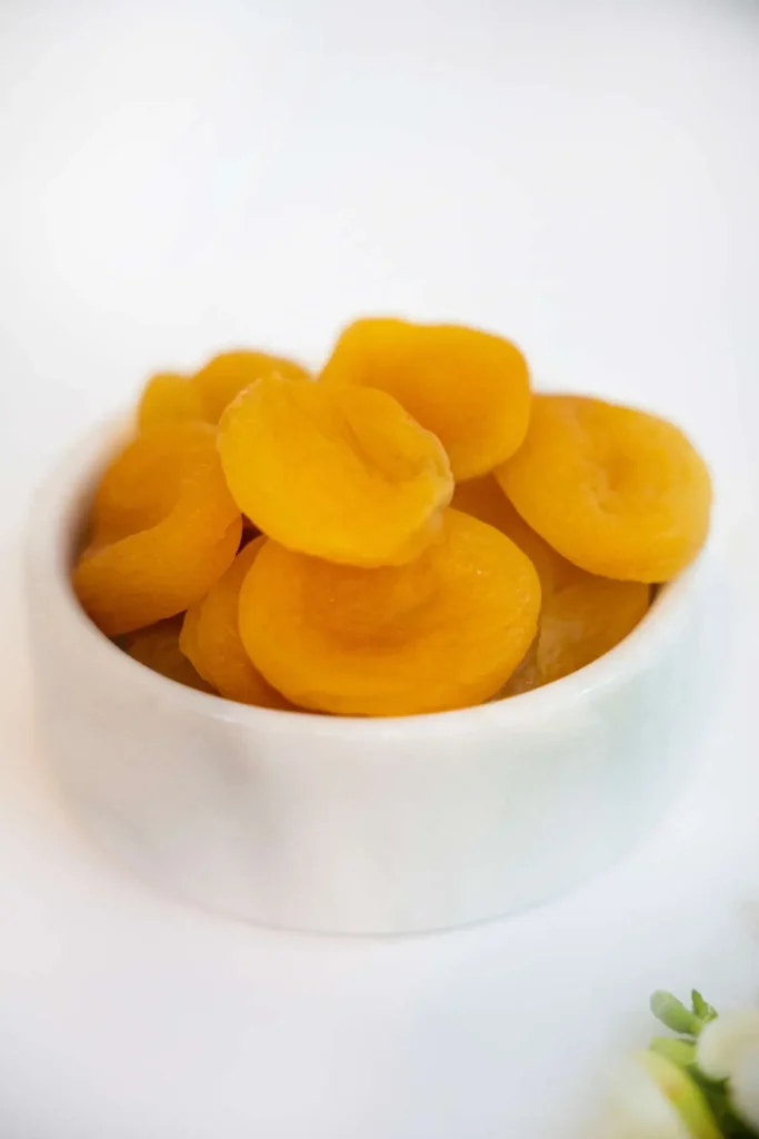 برگ زرد آلو گوشتی